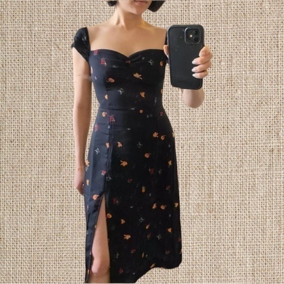 Dresses & Skirts - Brand new Black MIDI dress
